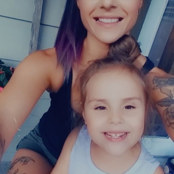 Meet your Posher, Christina - Picture 1 of 9